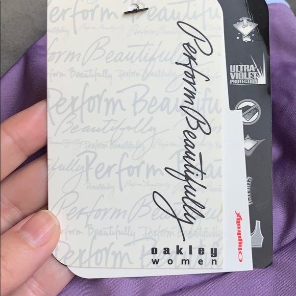 Oakley UV protection lined convert tank - Picture 3 of 6